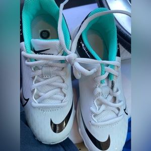 Girls brand new Nike softball cleats size 12